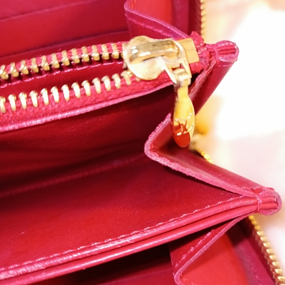 Authentic Louis Vuitton Zippy Wallet - Picture 7 of 13